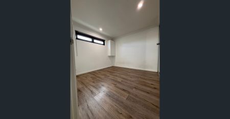 Spacious & Stylish Apartment in a Premium Complex - Photo 5