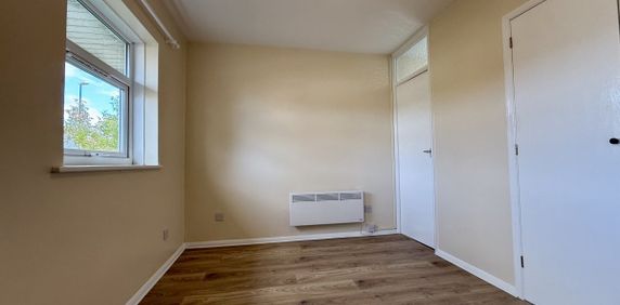 St. Clares Gardens - Photo 2