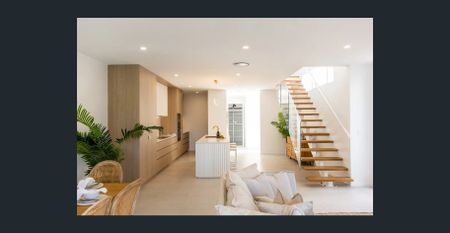 Simply Stunning Luxury Duplex - Photo 4