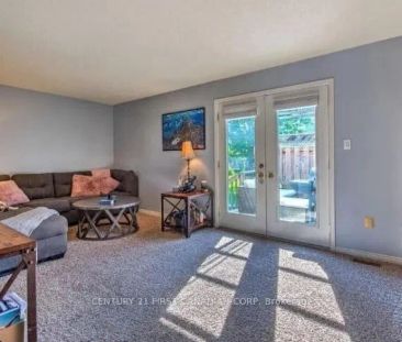 511 ADMIRAL Drive #15 - Photo 2