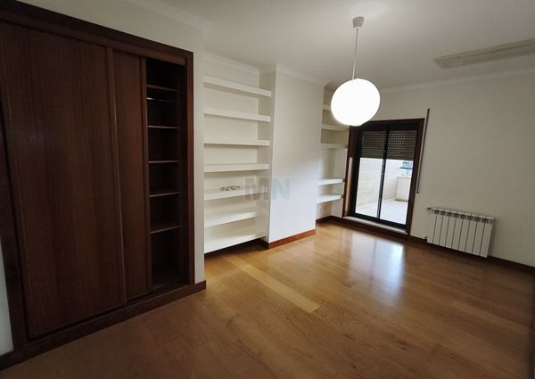 Apartamento T5 em Coimbra