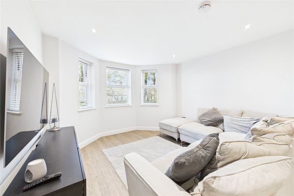 1 bedroom Flat in Elmhurst Court, Camberley - Photo 1