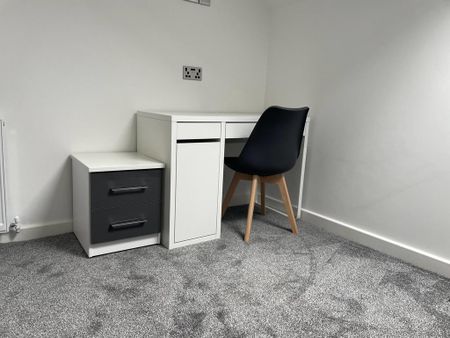 5 bedroom end of terrace house to rent - Photo 5