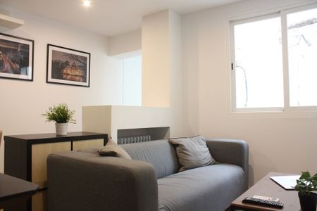 Comfortable room in Puerta del Sol - Photo 2