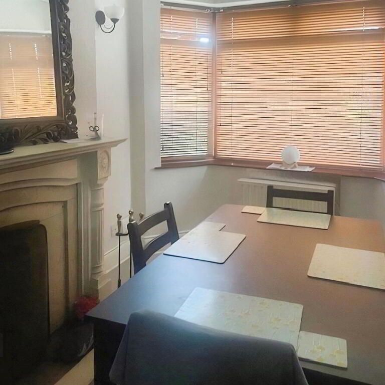 80 Lough Road, Lurgan, BT66 6JJ - Photo 1