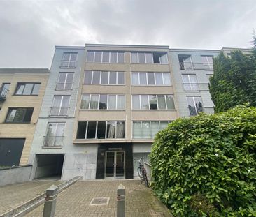 Ruim appartement met twee slaapkamers en garage te Aalst - Foto 4