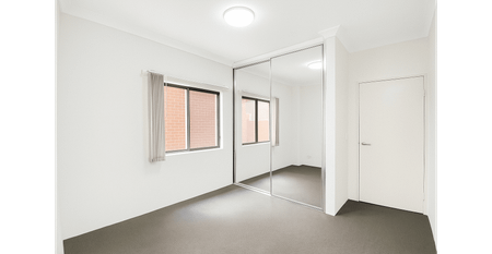 Luxury 3 Bedroom Apartment - Photo 5