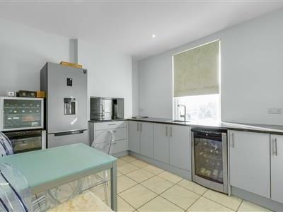 Queen's Club Gardens, W14 - Photo 5