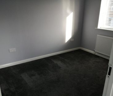 2 bedroom end of terrace house to rent - Photo 4