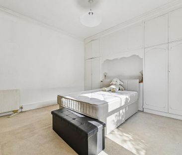 4 bedroom flat to rent - Photo 4