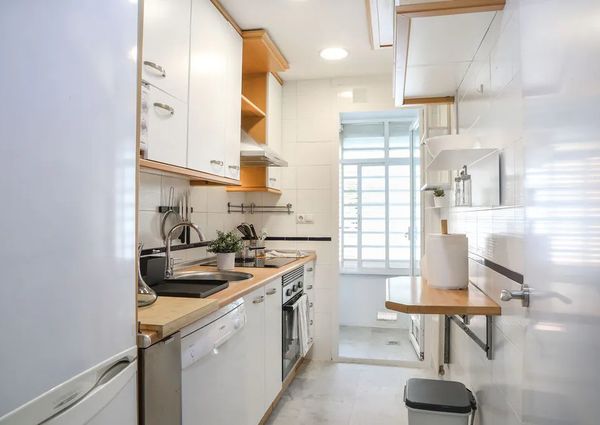 Calle Volver a Empezar, Madrid, Community of Madrid 28018