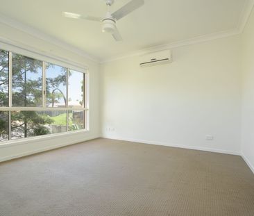 MODERN FAMILY HOME IN QUITE CUL DE SAC - Photo 5