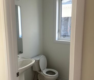 For Lease - 41 Canvas Crescent, Welland, Ontario - Photo 6