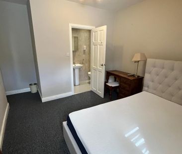 1 bedroom in a house share to rent - Photo 6