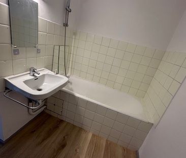 Location Appartement 2 pièces 46m² PONT DE CHERUY 38230 - Photo 5