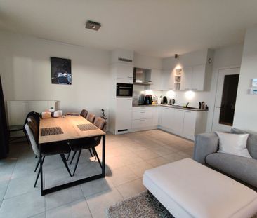 Ruim nieuwbouw appartement met ondergrondse parkeerplaats - Photo 2