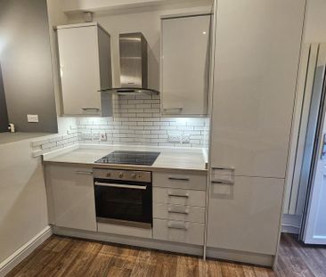 3 bedroom terraced house to rent - Photo 6