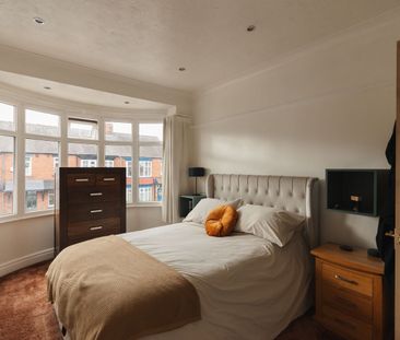 3 Bedroom - Photo 3