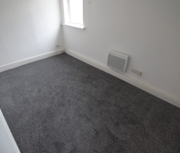 To Let 1 Bed Apartment - Photo 5