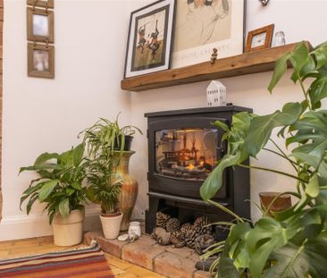 3 bed House - Detached To Let - Photo 5