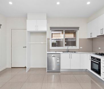 1/2 St James Street, Hadfield VIC 3046 - Townhouse For Rent | Domain - Photo 3