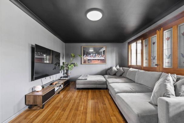 Spacious 3-Bedroom Home with Double Garage & Generous Yard - Photo 1