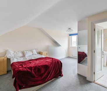 4 bedroom terraced house to rent - Photo 3