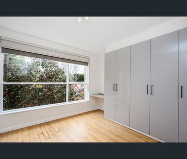 2/20 Surrey Road, South Yarra, Vic 3141 - Photo 5