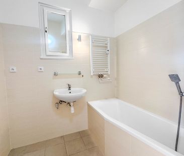 Pronájem bytu 1+kk v osobním vlastnictví 26 m², Praha 2 - Nové Město - Fotografie 4