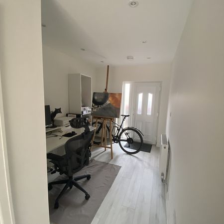 Studio Flat, Grange Close North, BS9 - Photo 3