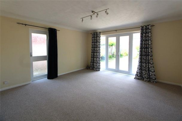 2 bedroom bungalow to rent - Photo 1