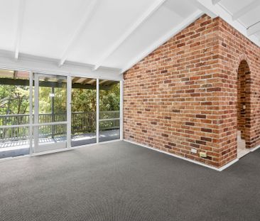 Newport, 35 Grandview Drive - Photo 1