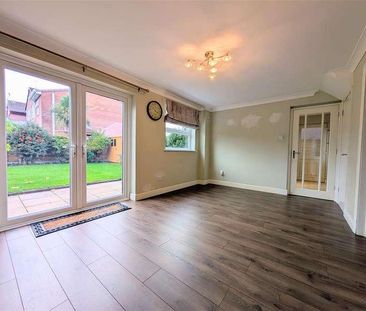 Baneberry Drive, Featherstone, Wolverhampton, WV10 - Photo 4