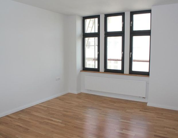 Gemütliche Wohnung in zentraler Lage - Tageslichtbad - Balkon und Parkett! - Photo 1