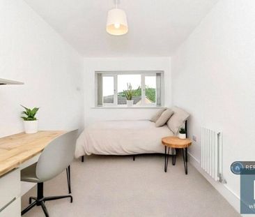 Bellcote Drive, Moldgreen, Huddersfield, HD5 - Photo 3