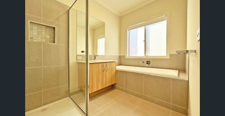 Beautiful Family Home in Desirable Location - Photo 2