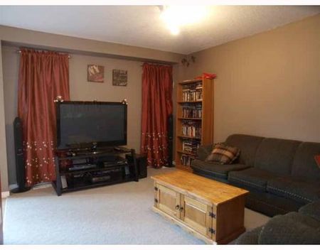 387 Main Street - Photo 3
