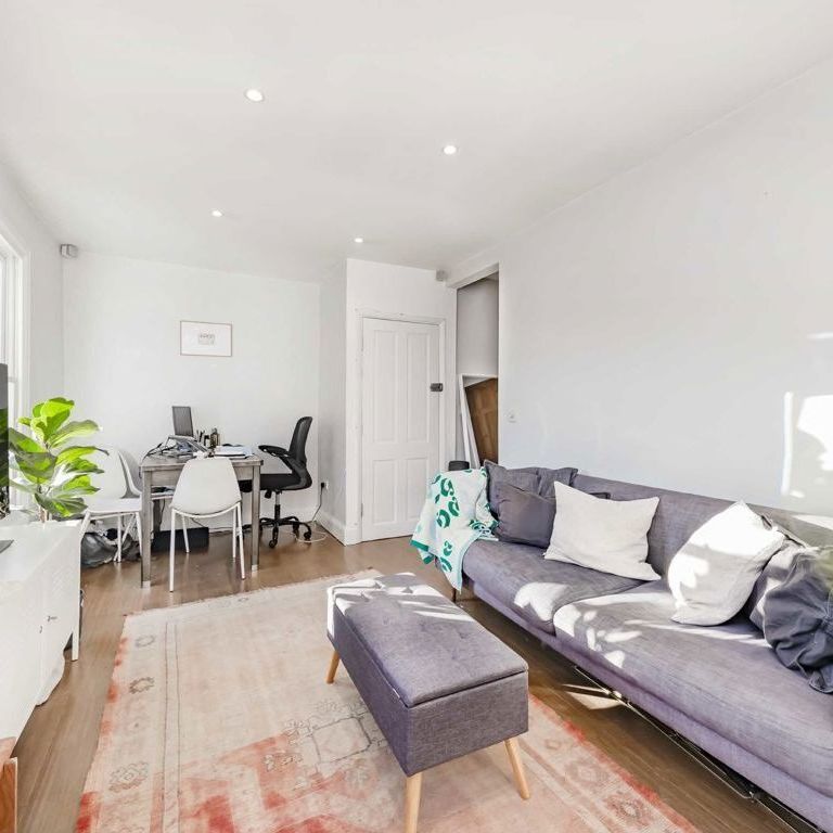 Ferndale Road, SW4 7RU, London - Photo 1