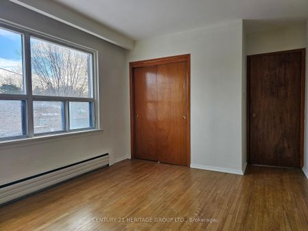 For Lease - 423 Pharmacy Avenue Unit# 3, Toronto, Ontario - Photo 4