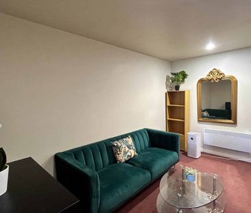 FURNISHED ONE BEDROOM ON LEVEL 10 + INCL COLD ... - Photo 1