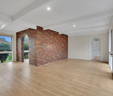 Splendidly renovated and irresistibly convenient - Photo 1