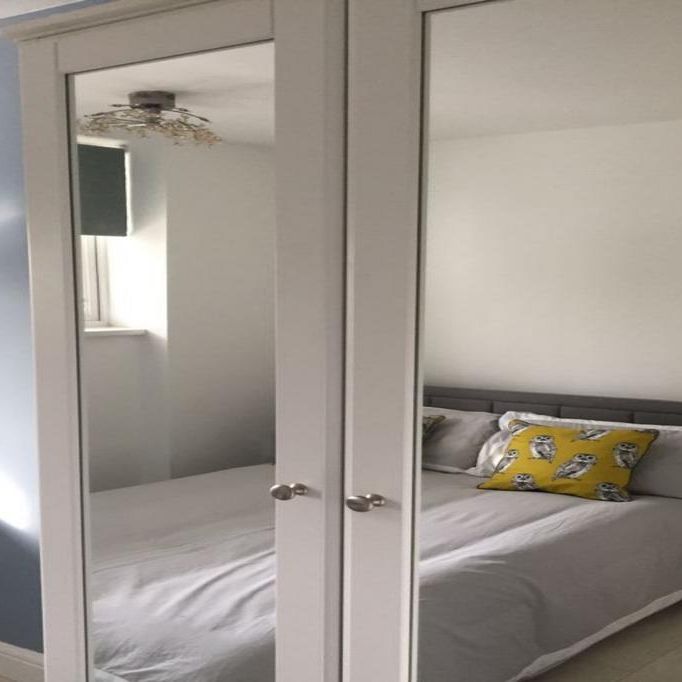 1 bedroom in a flat share to rent - Photo 1