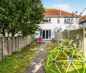 2 bedroom maisonette to rent Hounslow Close, Poole, BH15 - Photo 2