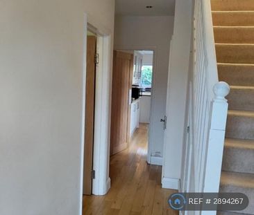 4 bedroom semi-detached house to rent - Photo 5