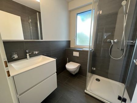 Tolle 2 Zimmer-Wohnung mit gedecktem Sitzplatz und Gartenanteil - Foto 3