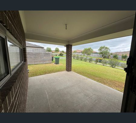 33 McKeachie Drive, Aberglasslyn, NSW 2320 - Photo 5