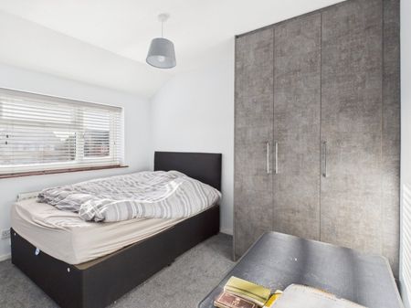 Rowan Close, Beaconsfield,HP9 - Photo 2