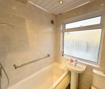 Semi Detached House - Photo 2