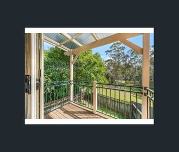 Warm and Welcoming Family Retreat - Photo 4