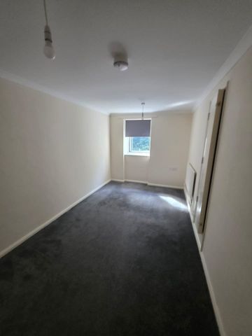 1 Bed Flat, Tyrell Court, SO18 - Photo 2